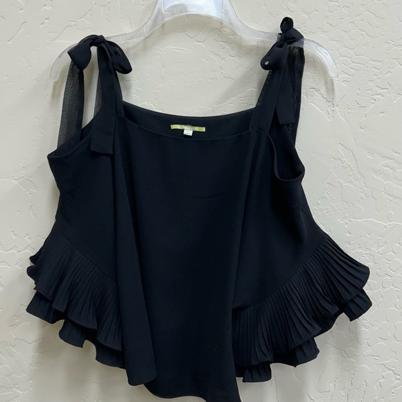Gianni Bini Black Ruffle Sleeve Blouse Size: Small Excellent Condition - Picture 5 of 8